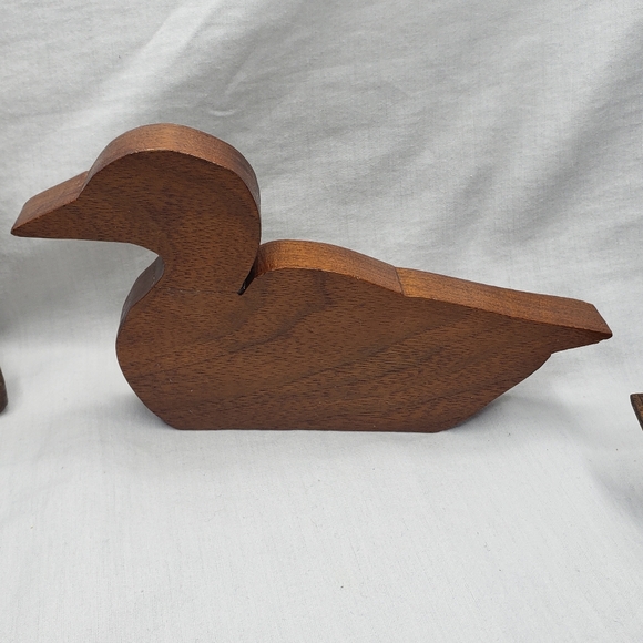 Vintage Pine Handcrafted Ducks Momma and Baby - Picture 4 of 8